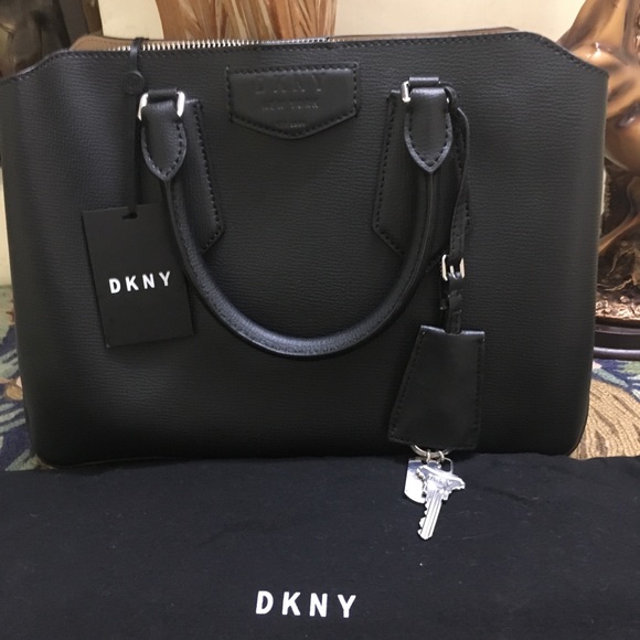 Authentic DKNY Sullivan Satchel cum Crossbody Bag in black - Picture 2 of 15